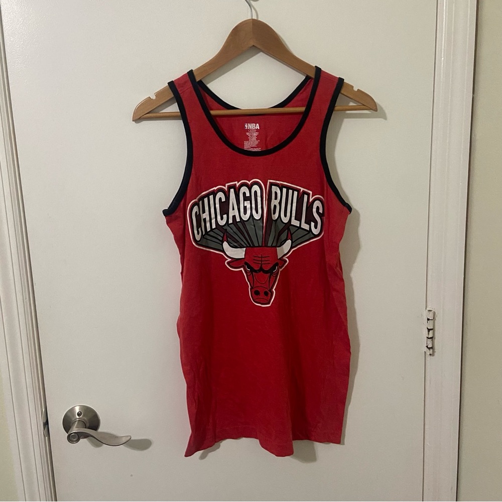 Chicago Bulls NBA Logo Red and Black Tank Top Size Small Women’s
